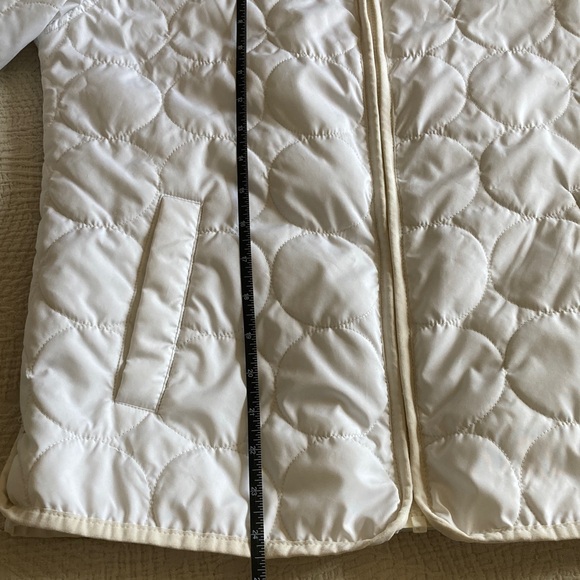 GAP White Quilted Jacket with Navy Logo Tag - Picture 8 of 9